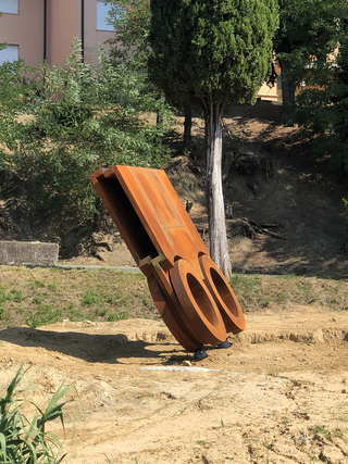 Centrifugo, Installazione sulla struttura di stazionamento prima del ripristino del piano di campagna., Photo © Marcella Ferrari